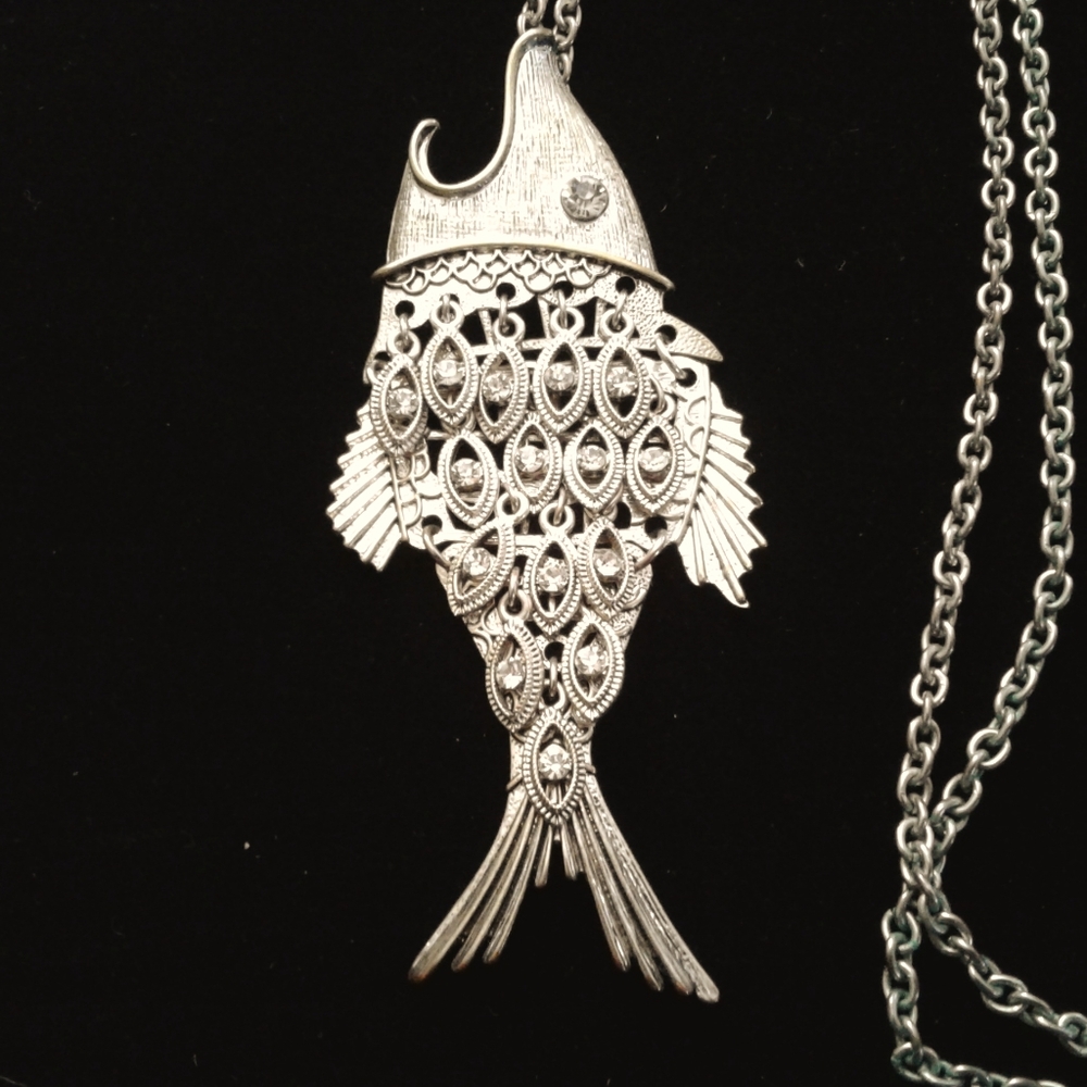 Rhinestone Studded Articulated Fish Necklace